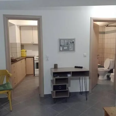 Mesolóngion Makis Rooms C מראה חיצוני תמונה