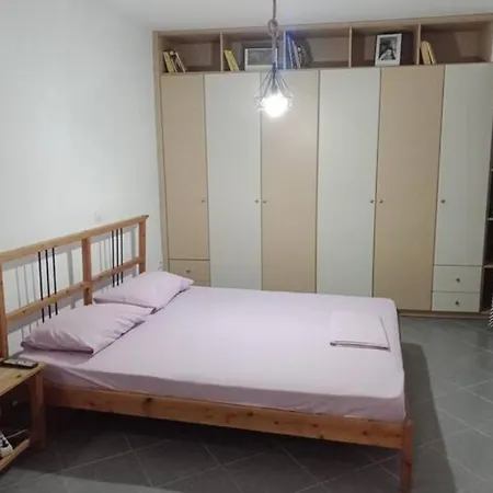 Mesolóngion Makis Rooms C מראה חיצוני תמונה