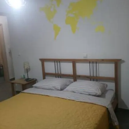 Mesolóngion Makis Rooms C מראה חיצוני תמונה