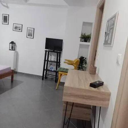 Mesolóngion Makis Rooms C מראה חיצוני תמונה