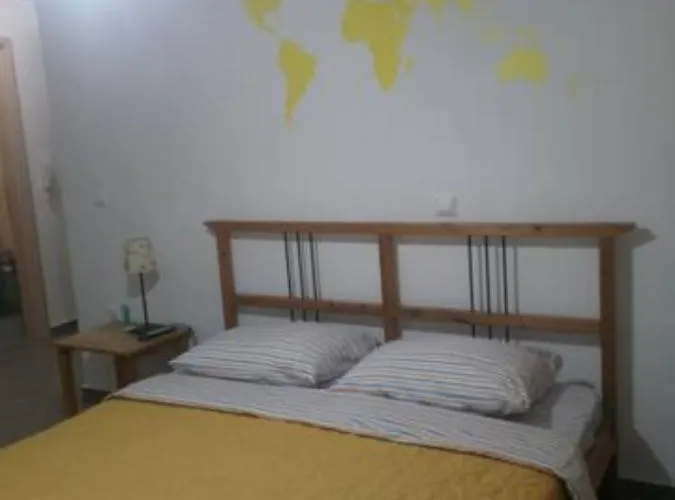 Makis Rooms C